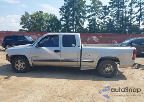 2000 Chevrolet Silverado 1500 Ls z USA, uszkodzony, nr VIN 1GCEC19T2YZ291771